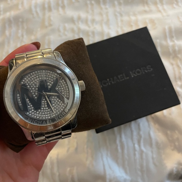 Michael Kors Silver watch - Picture 3 of 5